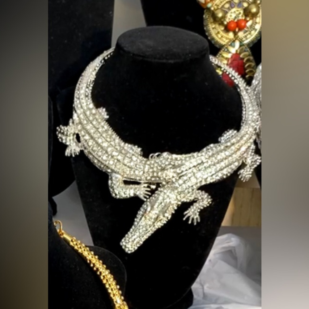 Alligator statement silver necklace(New)
